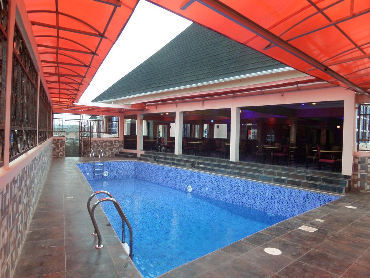 De-Zone Hotel Ikotun Екстер'єр фото