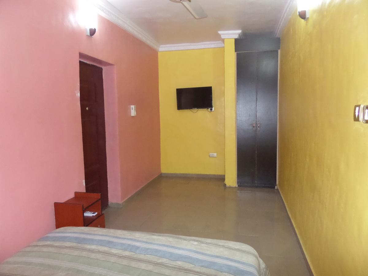De-Zone Hotel Ikotun Екстер'єр фото